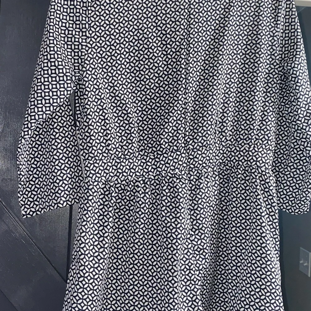 𝙱𝚘𝚘𝚑𝚘𝚘 | Deep V Romper - Picture 3 of 4